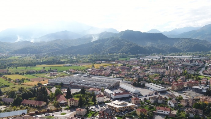 The production site in Italy is specialised in the production of self-propelled modular transporters of the Cometto brand.